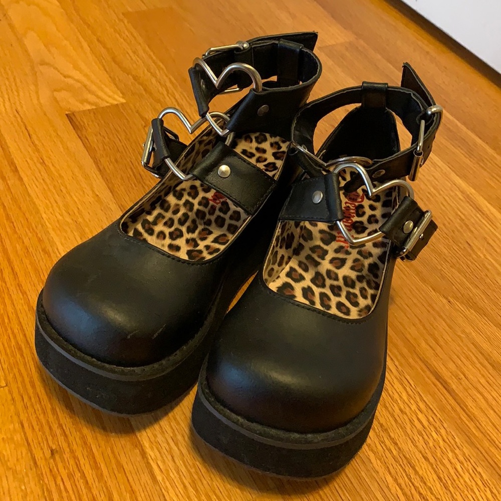 Demonia Sprite 02 Black Size 6 USED Heart Buckle